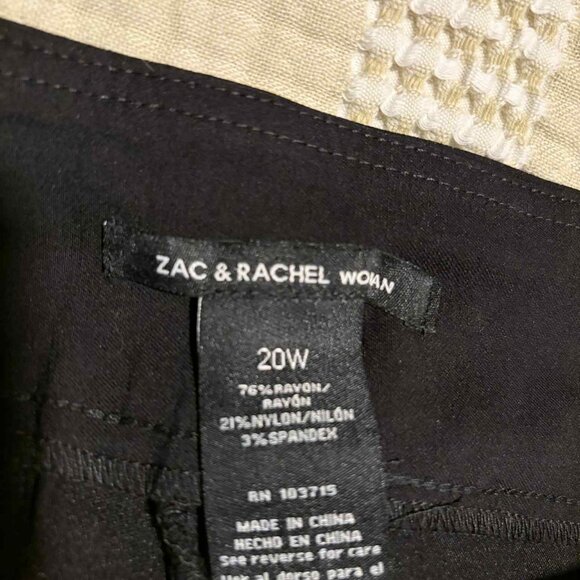 Women Plus size pull on shorts - Picture 4 of 4